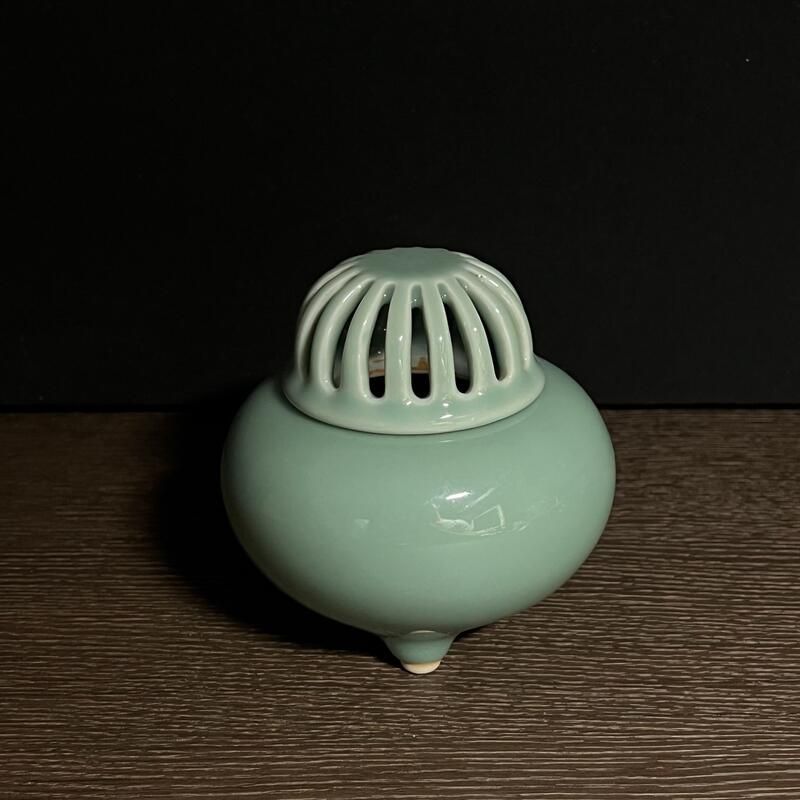 【美品】小笠原長春作 青磁 香炉 作家もの お香 香道具 三つ足 三つ足香炉 Yahoo!オークション -「小笠原長春 青磁」の落札相場・落札価格