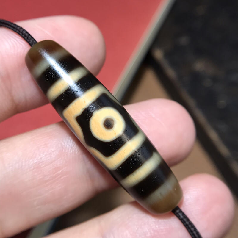 臺灣張奎寶蓋三眼天珠瑪瑙材質，直徑11×41毫米左右，底5387 | 露天市集 