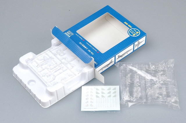 Maquette à Monter F/A-18C Hornet Trumpeter - Échelle 1/350 - Réf. 06233 - Avion Militaire Moderne