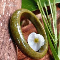 稀有 nandog 玉石手鐲橄欖綠蜂蜜翡翠手鍊型 a 尺寸56.9mm