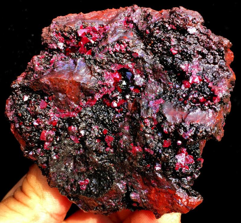 316克稀有完整天然紅色赤銅礦 礦井和綠色孔雀石標本ip1251