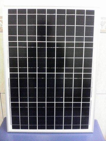 (最專業太陽能銷售老店)30W單晶50W多晶太陽能板搭配控制器可以給12V電池充電