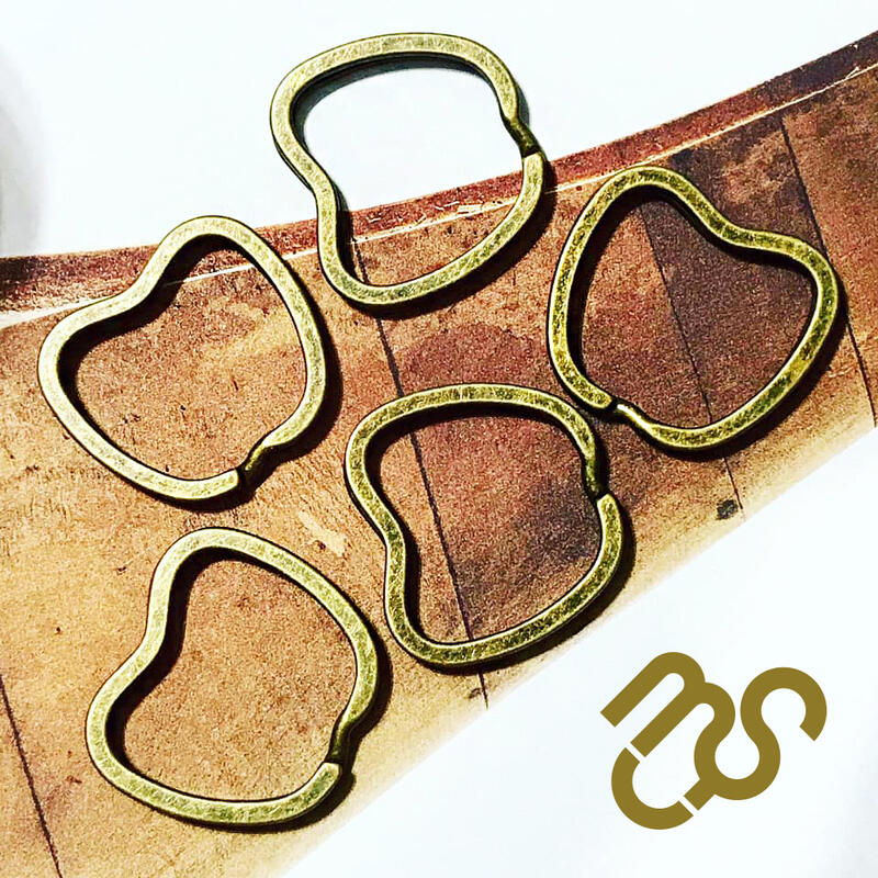 青古銅色蘋果造型合金扁體鑰匙圈 32mm
