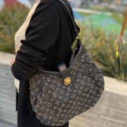 Louis Vuitton Shoulder Bag M95765 Monogram Mahina Monogram Black Noir