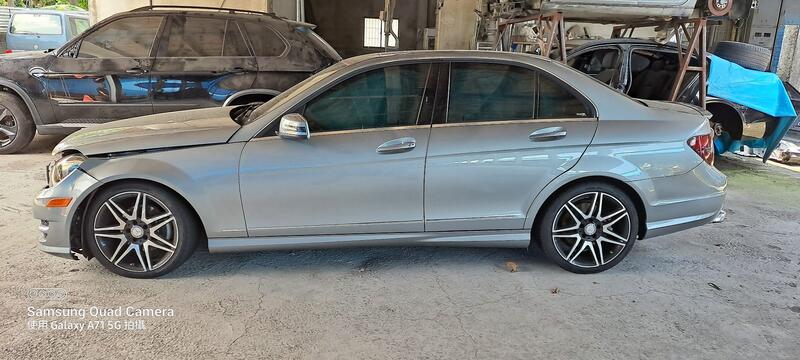 Benz 13年w4 C250 鐵灰 零件車拆賣 露天拍賣