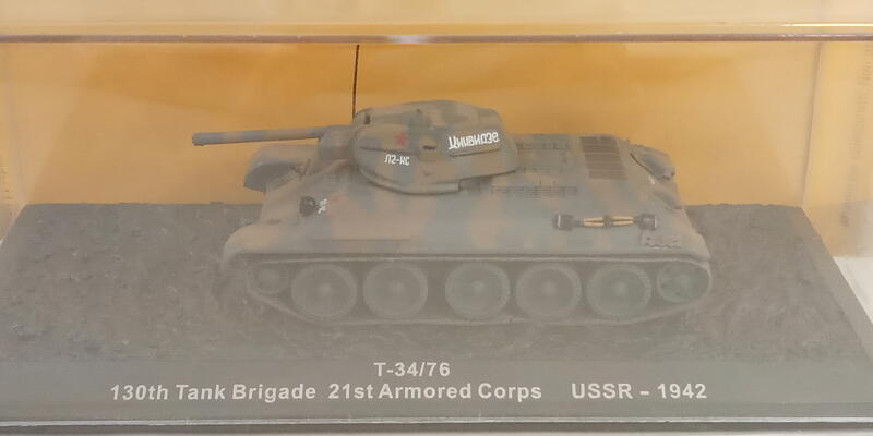[中古良品] DeAGOSTIN 1/72 COMBAT TANKS_二戰蘇聯 T-34/76 中戰車