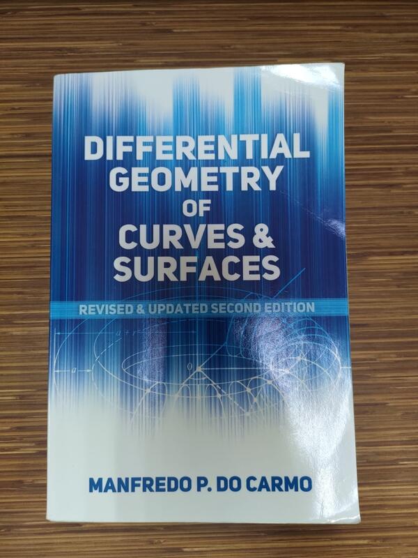 Differential Geometry of Curves and Surfaces/Carmo/2016/輕微劃記 露天市集 全