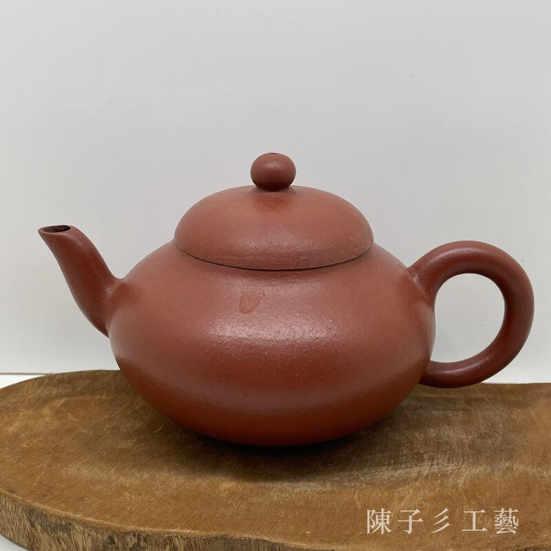 中国古美術・原鉱紅泥四方霊宝紫砂壺・底款：陳鳴遠・紫砂壺・朱泥・急須・茶壺・置物 中国古美術・原鉱古銅泥魚躍龍門紫砂壺・底款：徐漢棠・紫砂壺