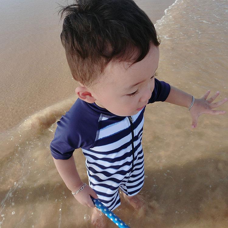 韓國嬰幼兒童泳衣溫泉保暖條紋速干男童寶寶防曬連體學生泳裝帶帽